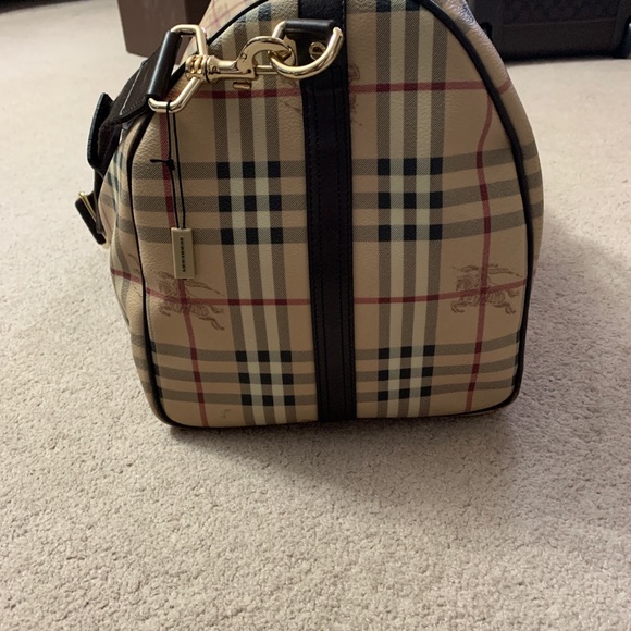 Authetic Burberry Duffle Bag - Picture 5 of 8